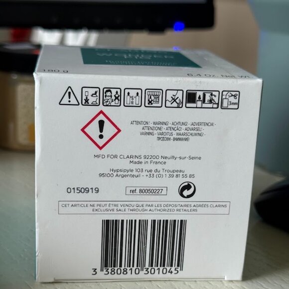 CLARINS Wonder Fig "Bougie Parfumee Scented Candle" -in box - Picture 3 of 4